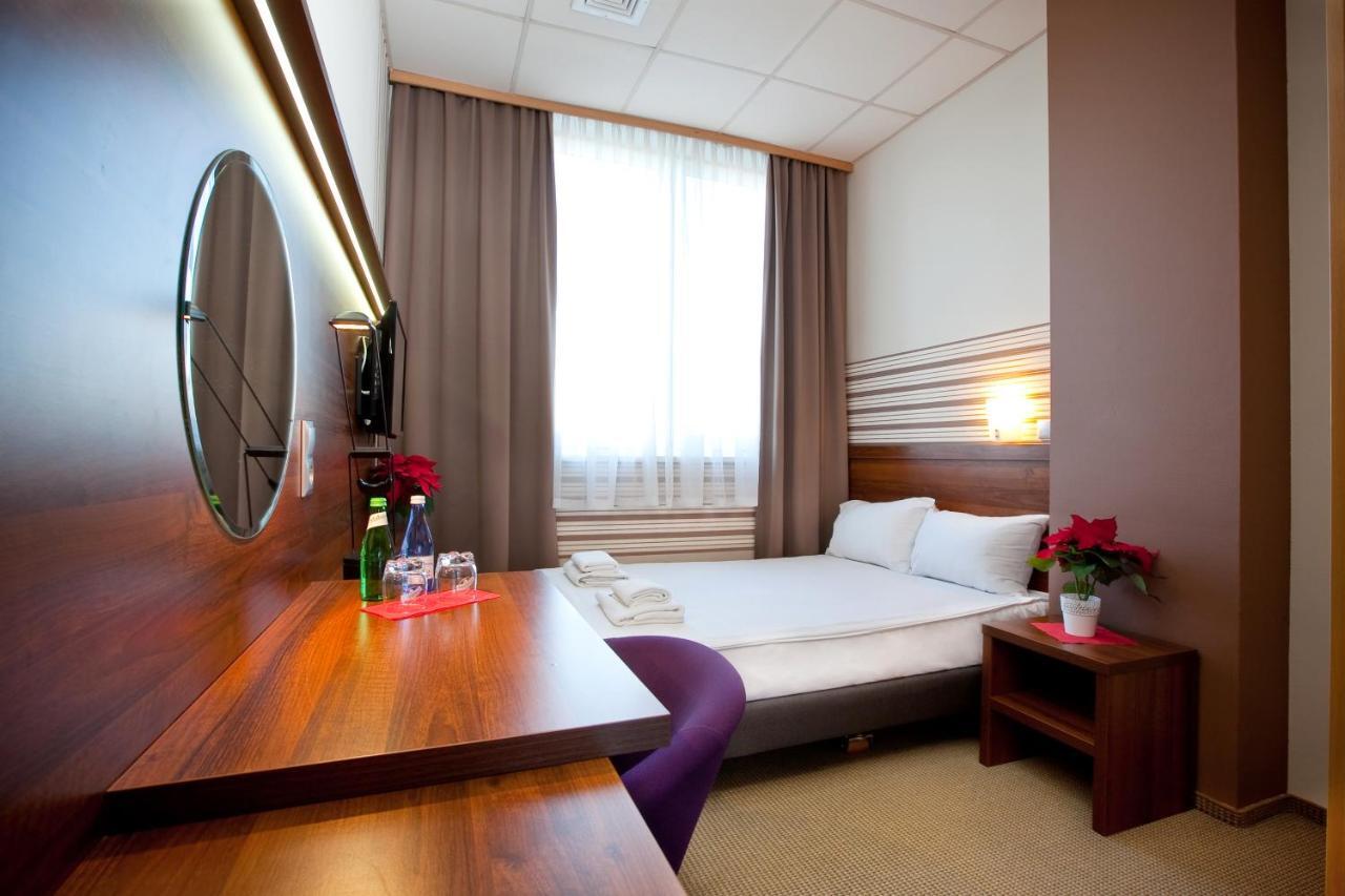 Hotel Aspel Kraków Exteriör bild